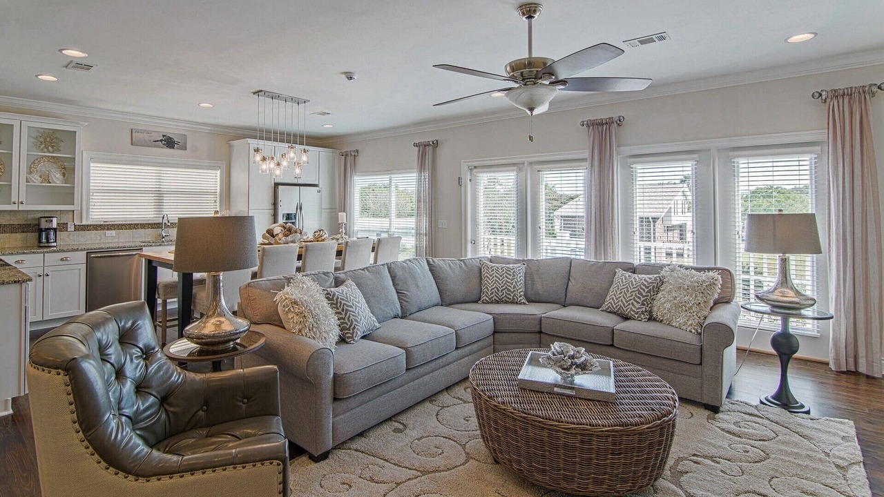 Photo of Livingroom in Avalon Beach Estates