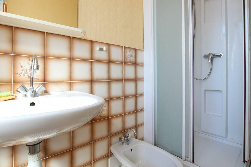Photo of Bathroom in Braffais