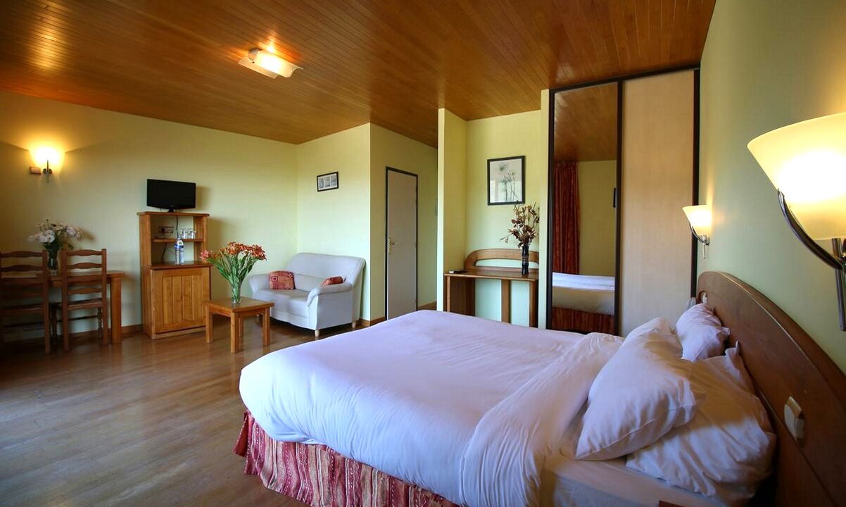 Photo of Bedroom in Saint-Pons