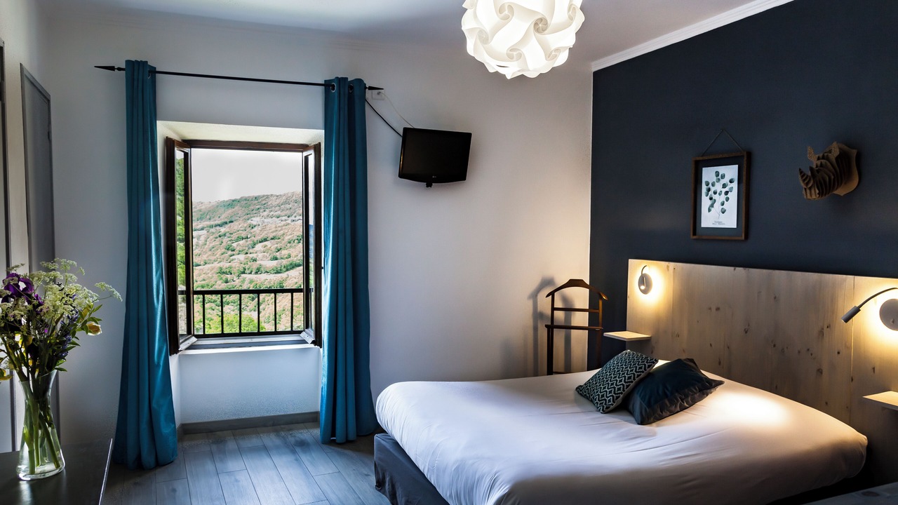 Photo of Bedroom in Saint-Pons