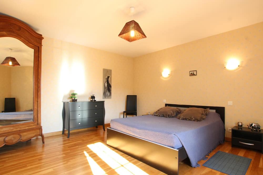 Photo of Bedroom in Le Lorey