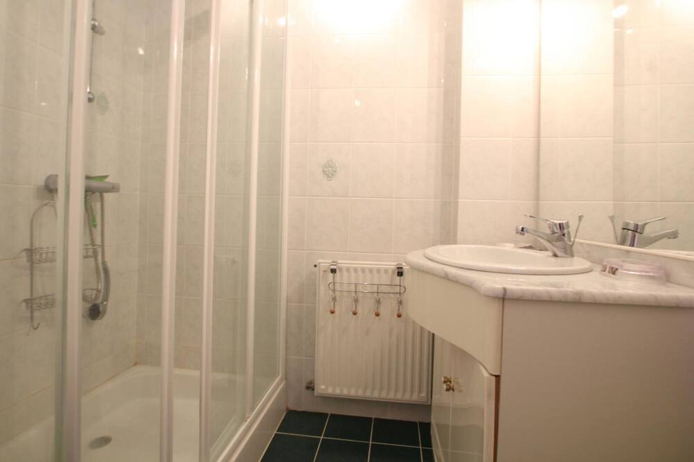 Photo of Bathroom in Le Lorey