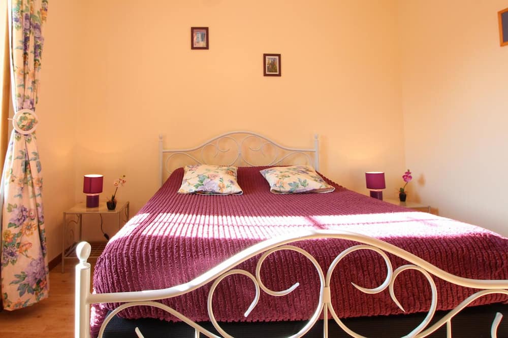 Photo of Bedroom in Le Lorey
