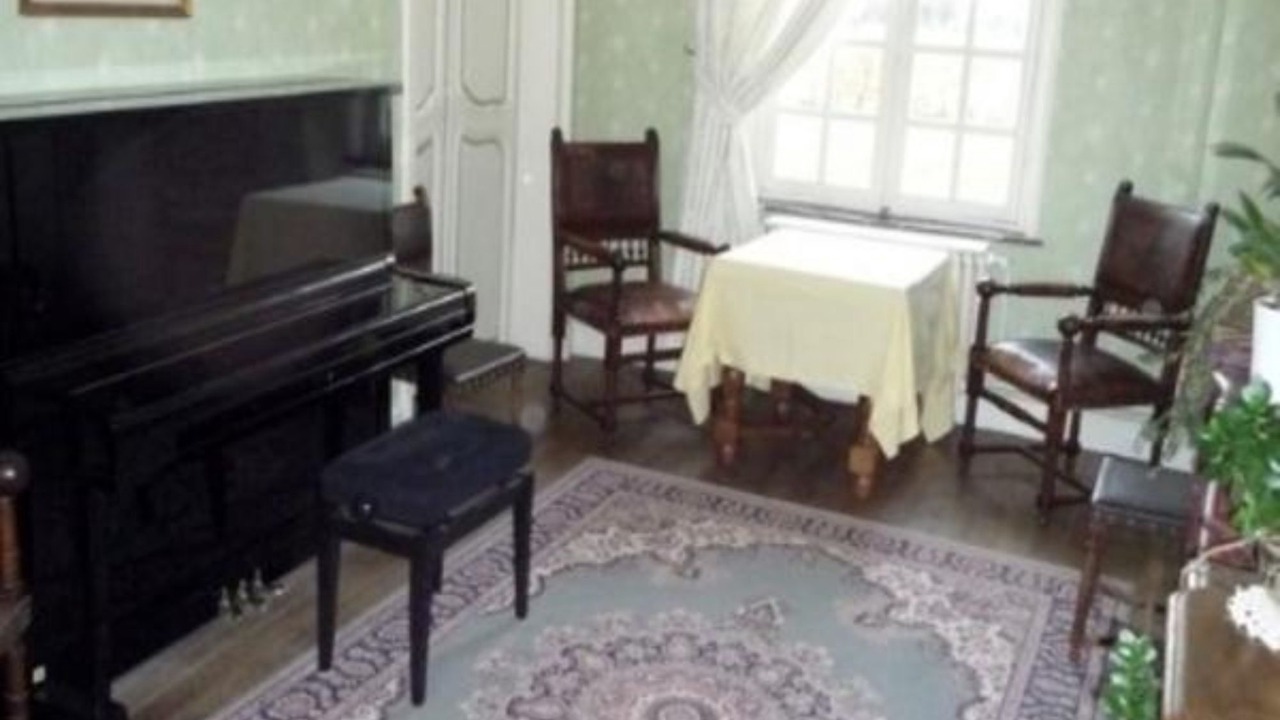 Photo of Bedroom in Behen