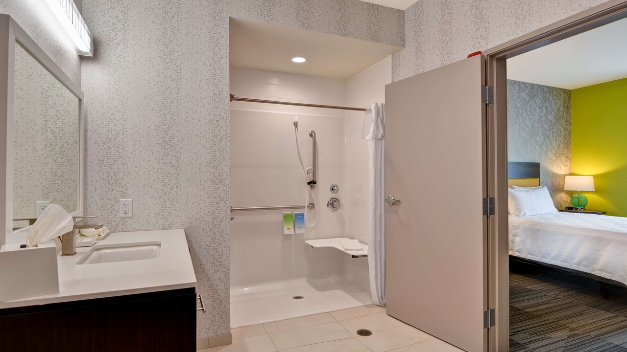 Photo of Bathroom in Lake Hamilton