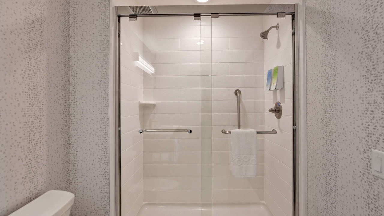 Photo of Bathroom in Lake Hamilton
