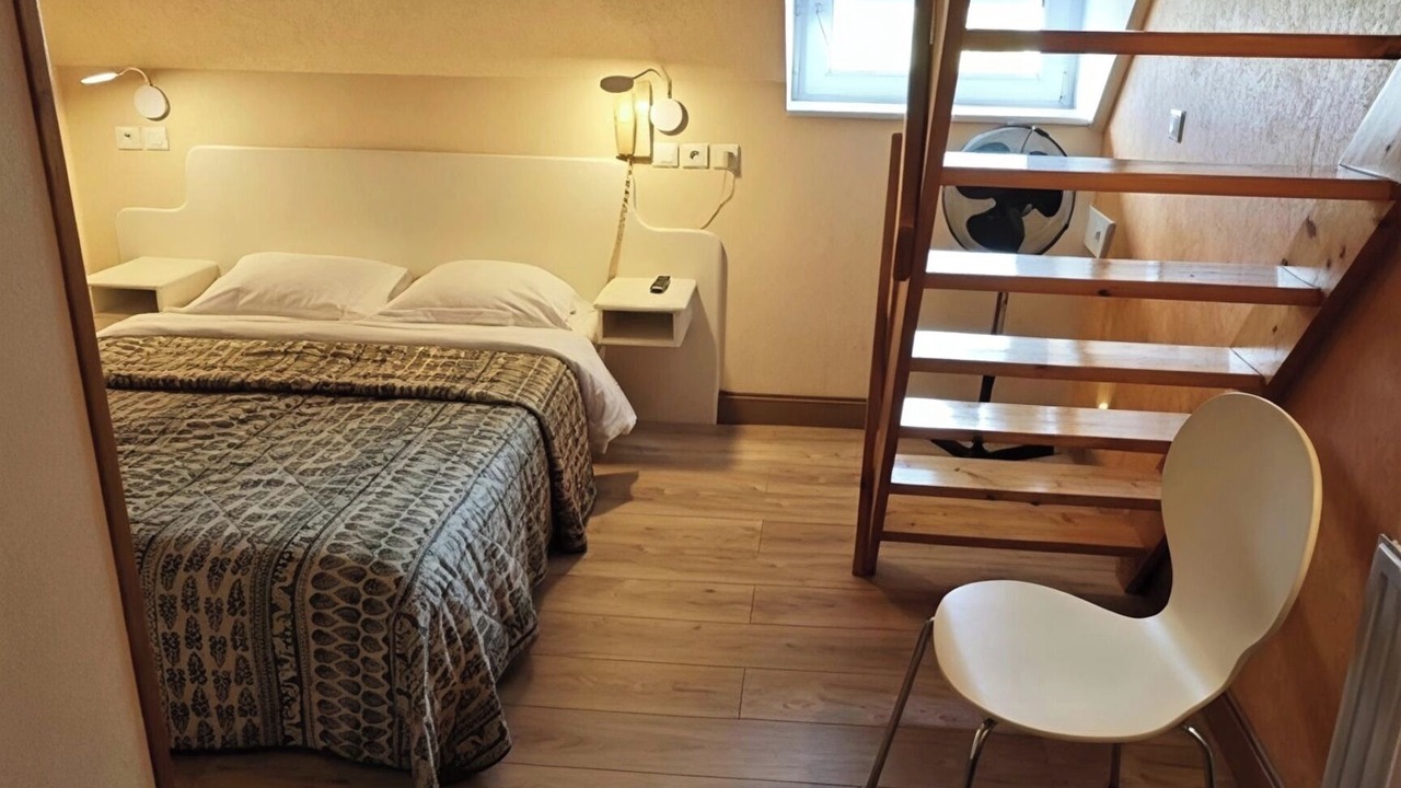 Photo of Bedroom in Pontorson