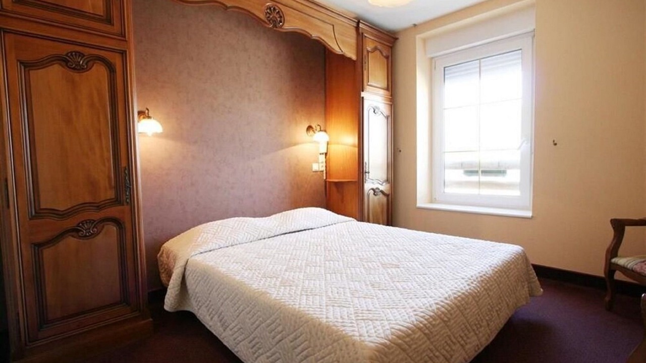 Photo of Bedroom in Pontorson