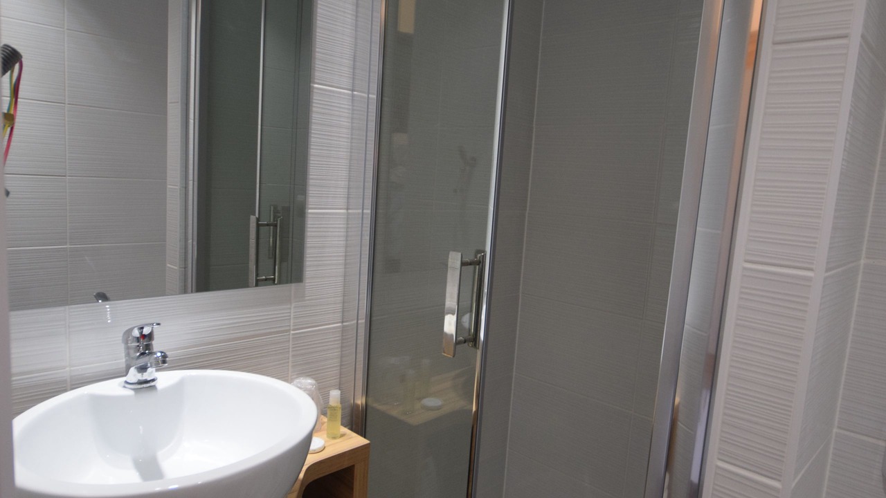 Photo of Bathroom in Villenave-d'Ornon