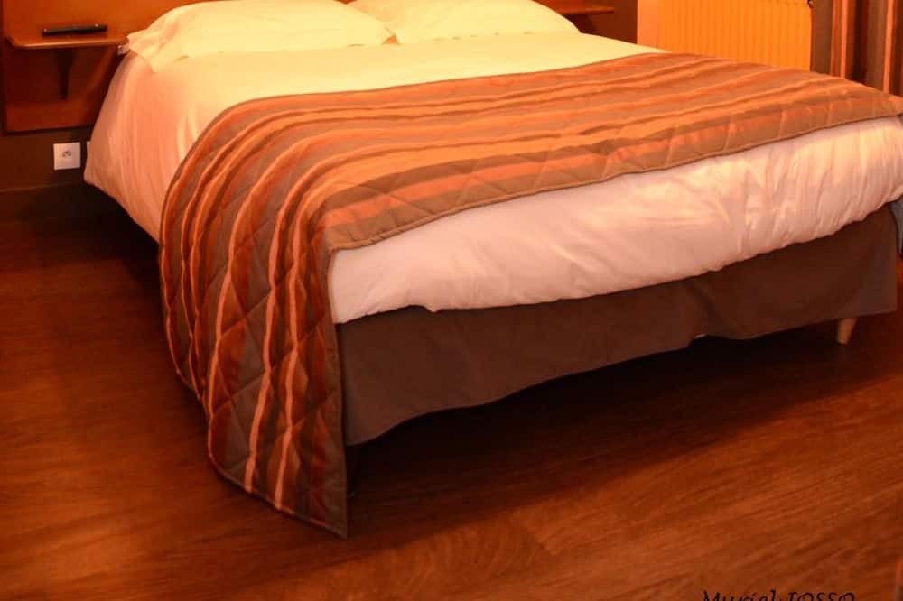 Photo of Bedroom in Saint-Martin-le-Beau