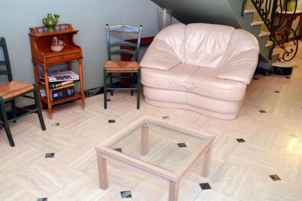 Photo of Livingroom in Saint-Martin-le-Beau