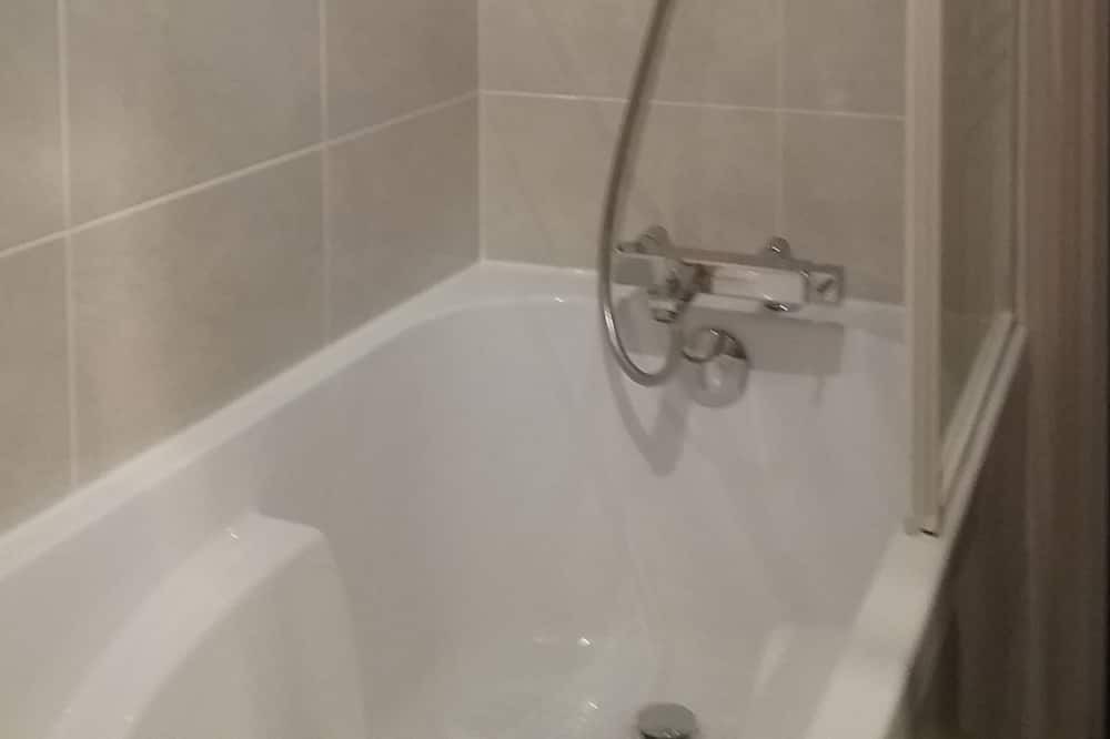 Photo of Bathroom in Saint-Martin-le-Beau