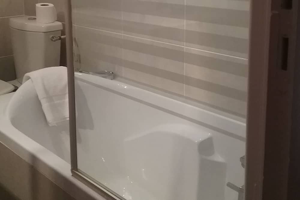 Photo of Bathroom in Saint-Martin-le-Beau