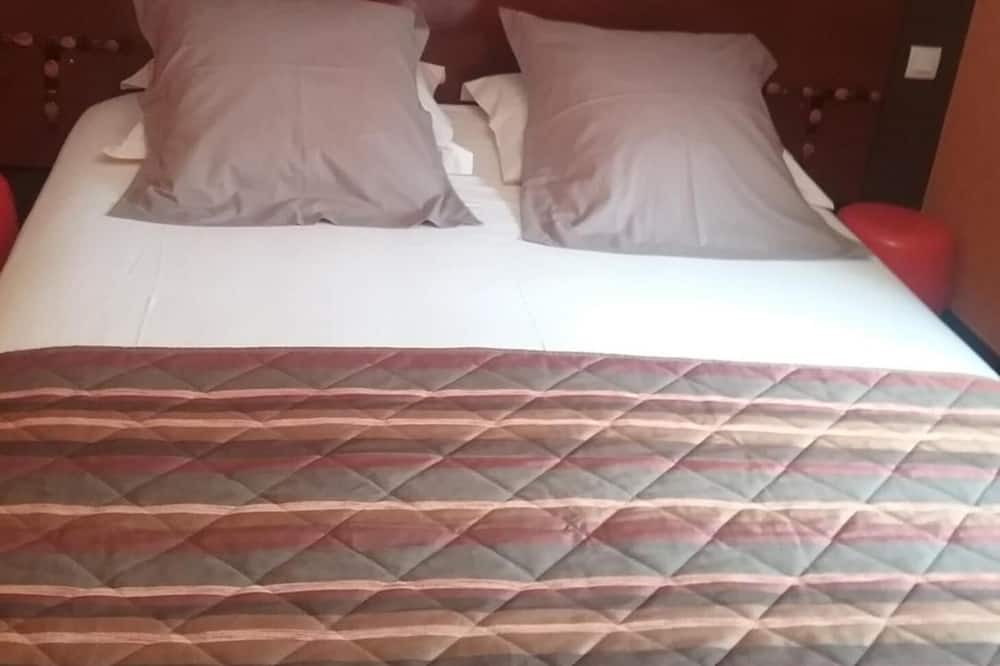 Photo of Bedroom in Saint-Martin-le-Beau