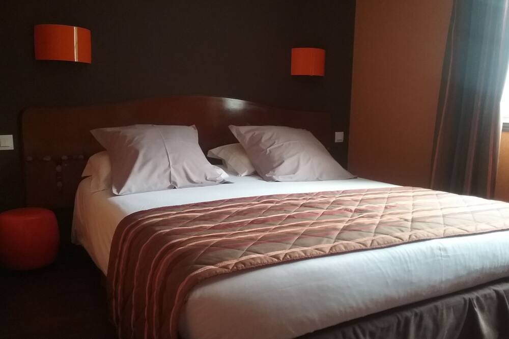 Photo of Bedroom in Saint-Martin-le-Beau