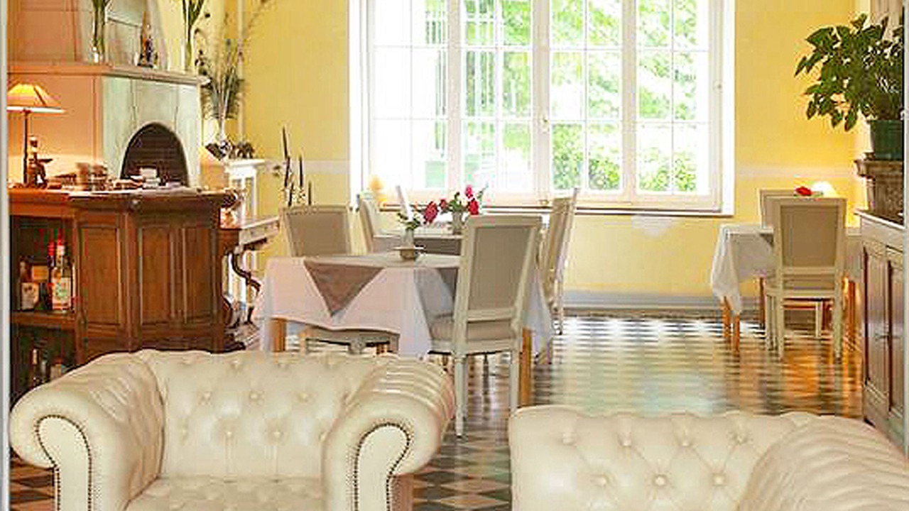 Photo of Others in Bram