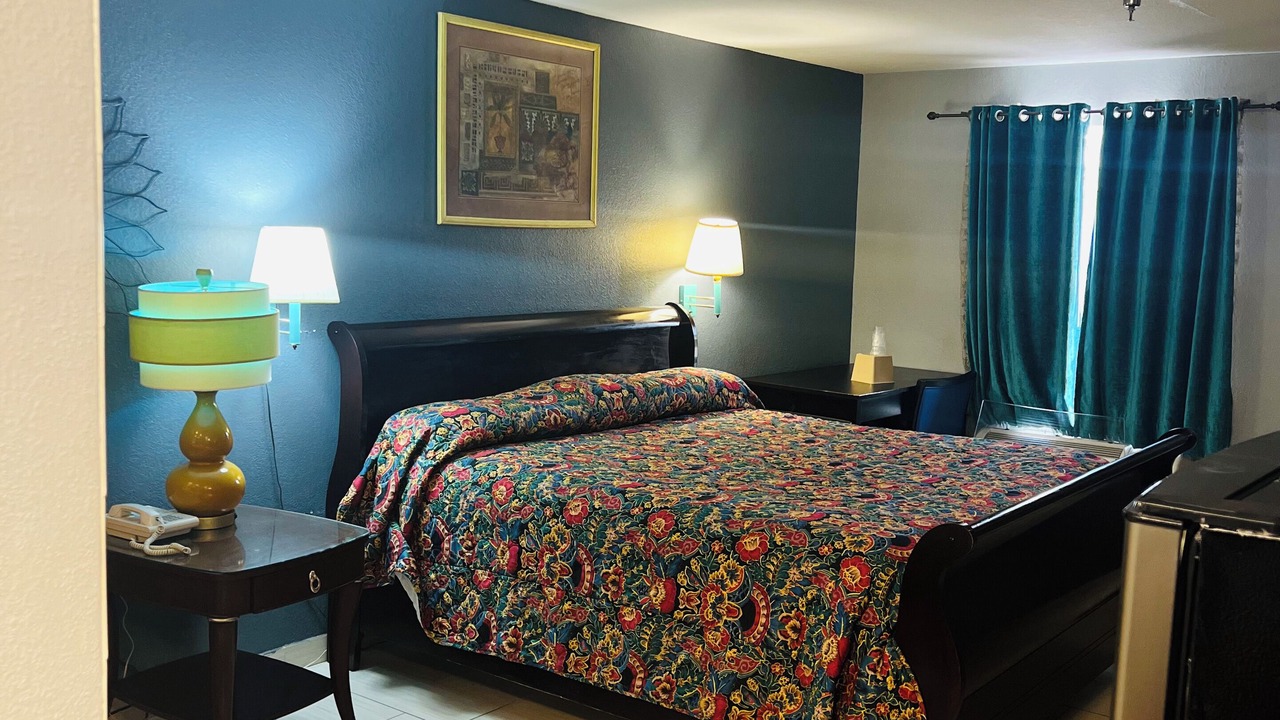 Photo of Bedroom in Lobdell/Woodale