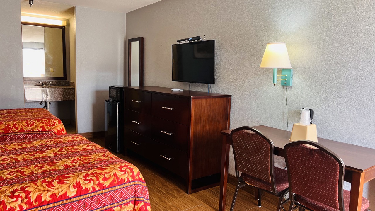 Photo of Bedroom in Lobdell/Woodale