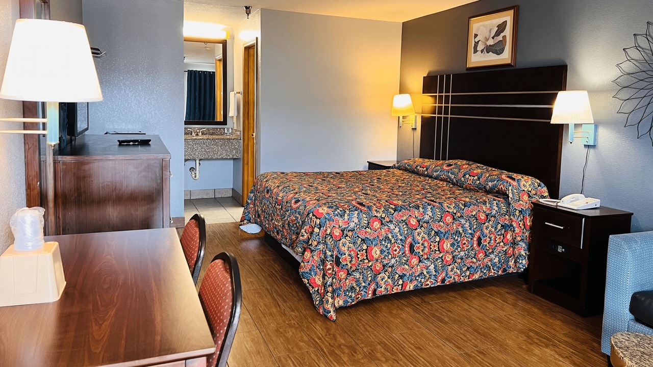 Photo of Bedroom in Lobdell/Woodale