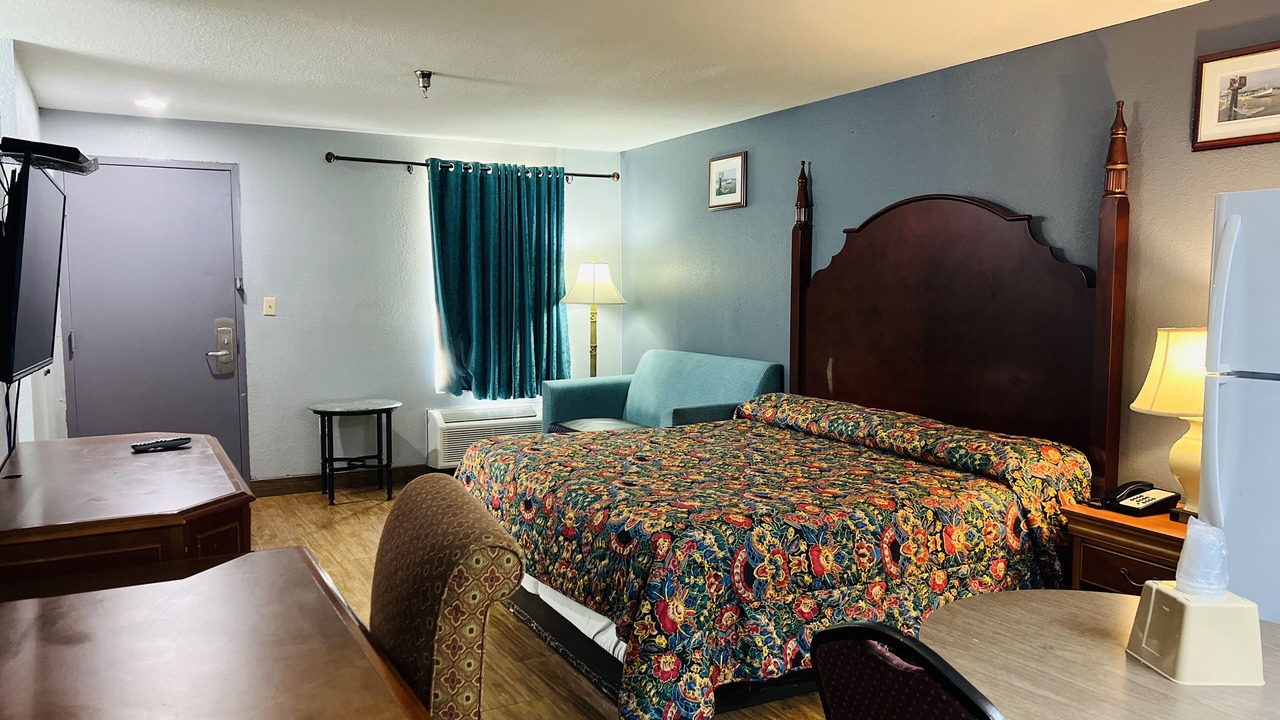 Photo of Bedroom in Lobdell/Woodale