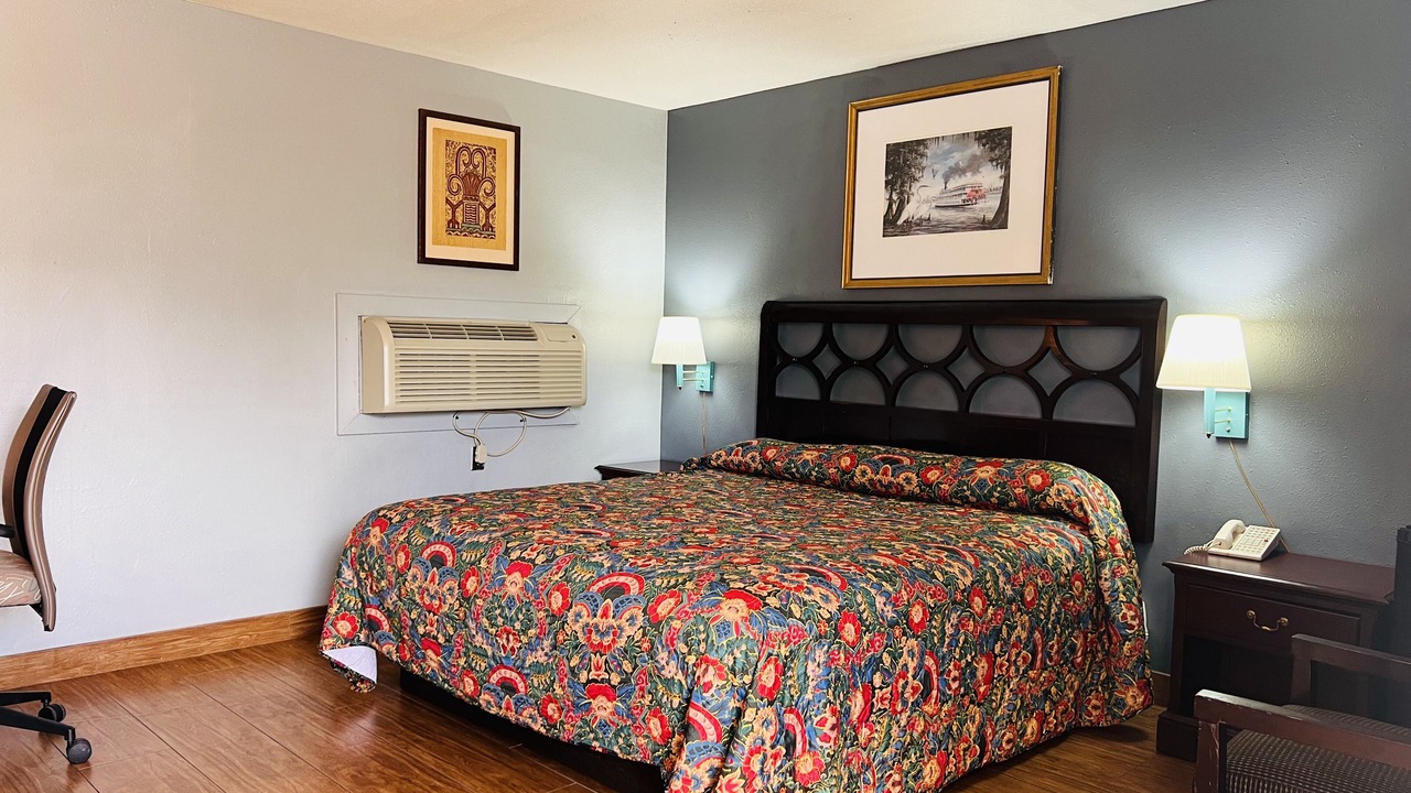 Photo of Bedroom in Lobdell/Woodale