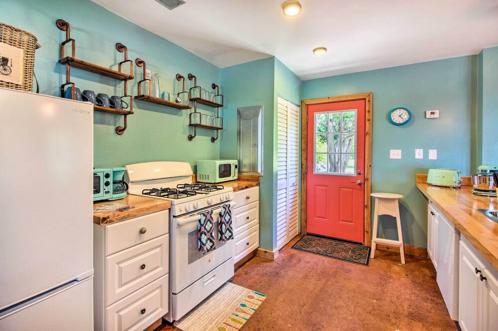 Photo of Kitchen in Midway