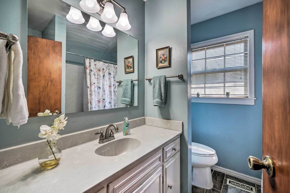 Photo of Bathroom in Tower Heights