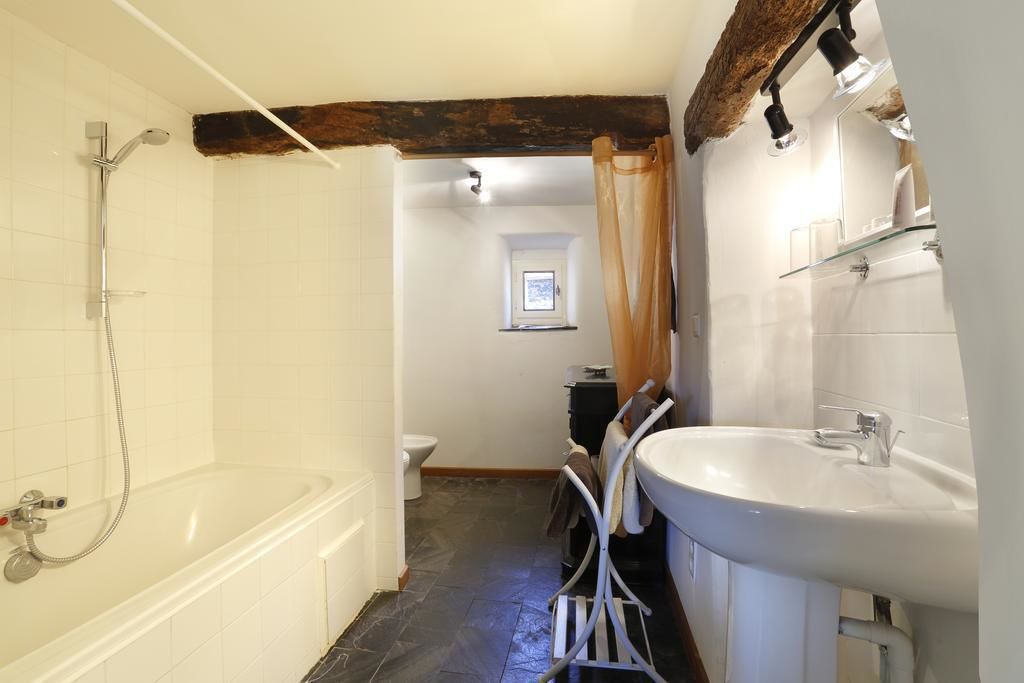 Photo of Bathroom in Octon