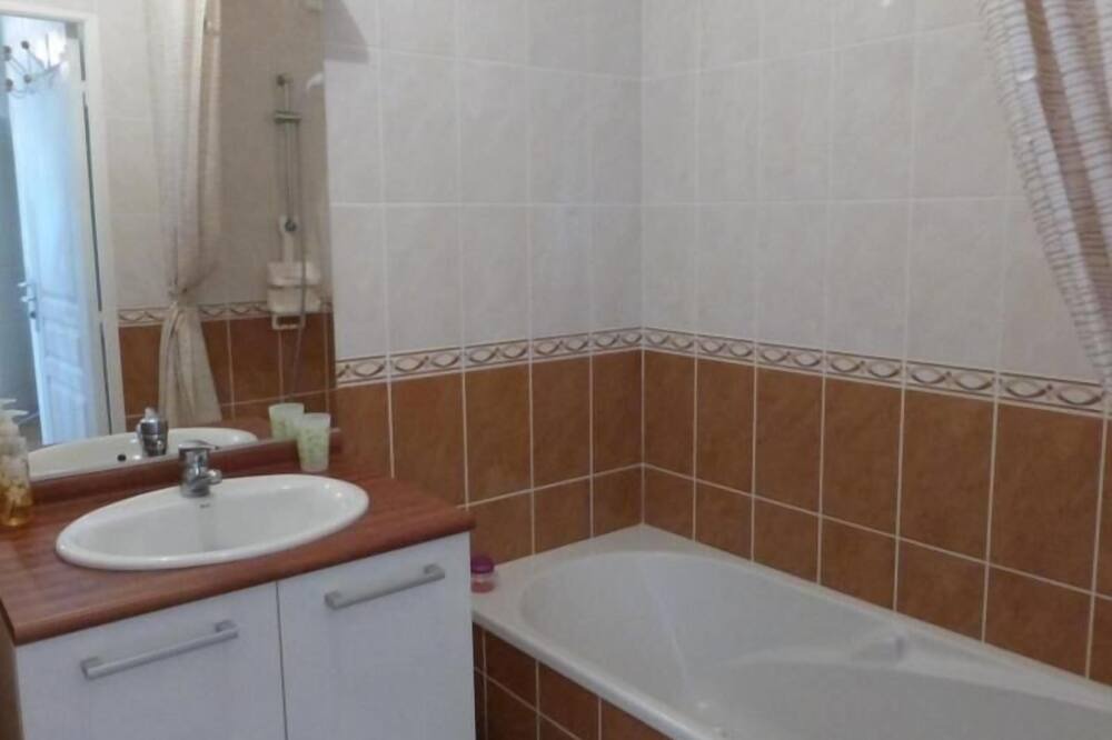 Photo of Bathroom in Saint-Gilles-Croix-de-Vie