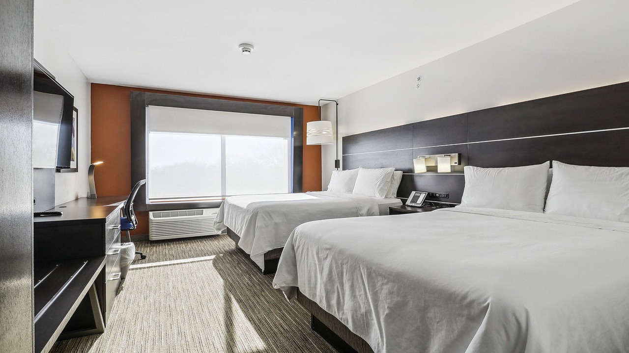 Photo of Bedroom in Bensenville