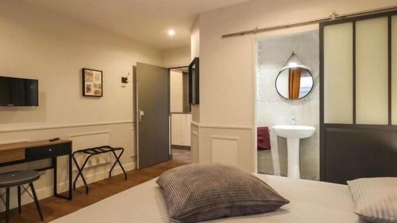 Photo of Bathroom in Falaise