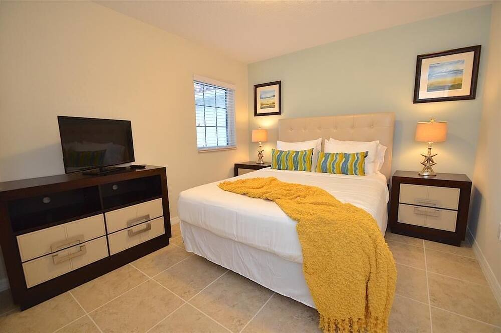Photo of Bedroom in Cypress Point
