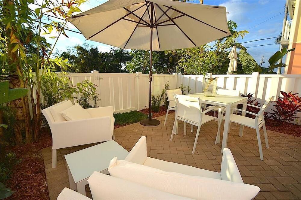 Photo of Patio Balcony in Cypress Point