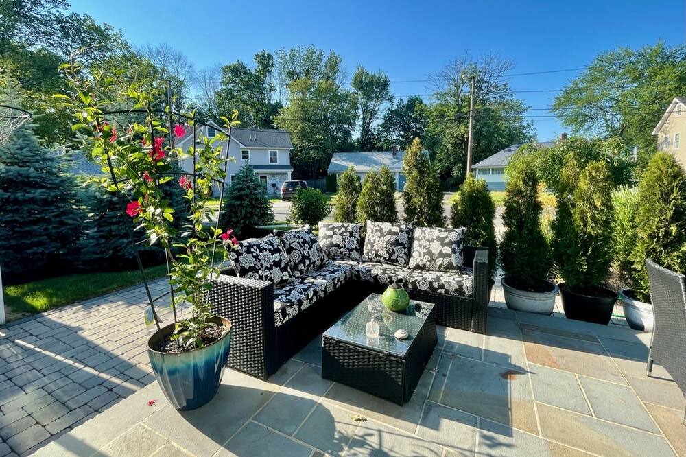 Photo of Patio Balcony in Bergenfield