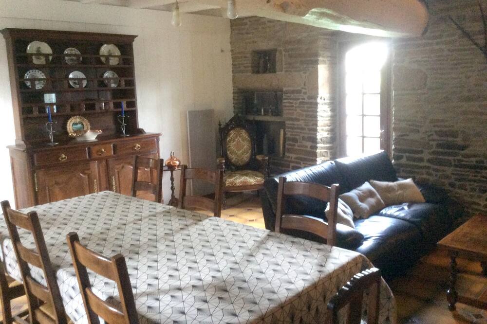 Photo of Livingroom in Sougeal