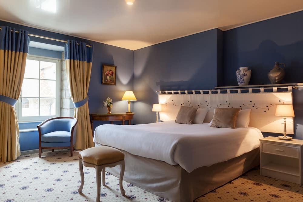 Photo of Bedroom in Cubry