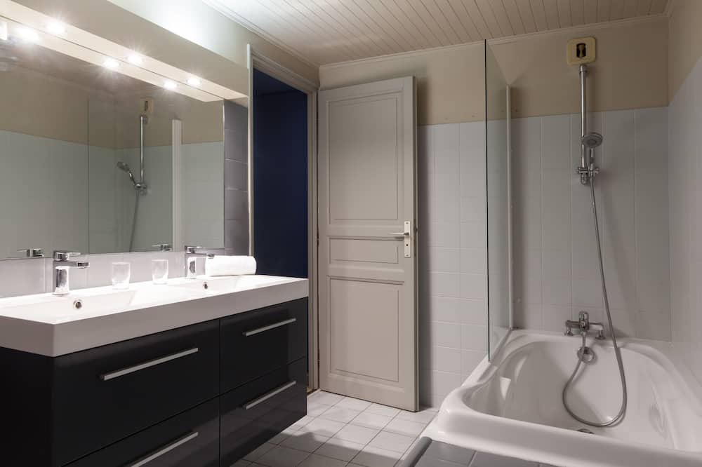 Photo of Bathroom in Cubry