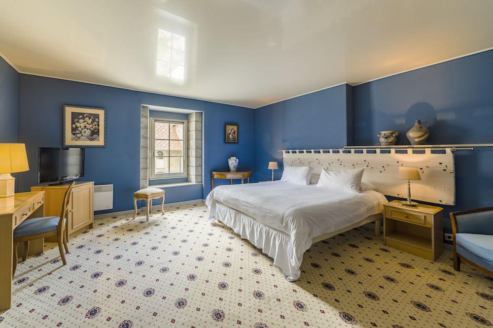 Photo of Bedroom in Cubry