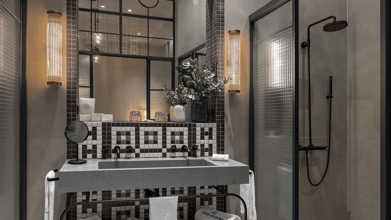 Photo of Bathroom in Literary Quarter