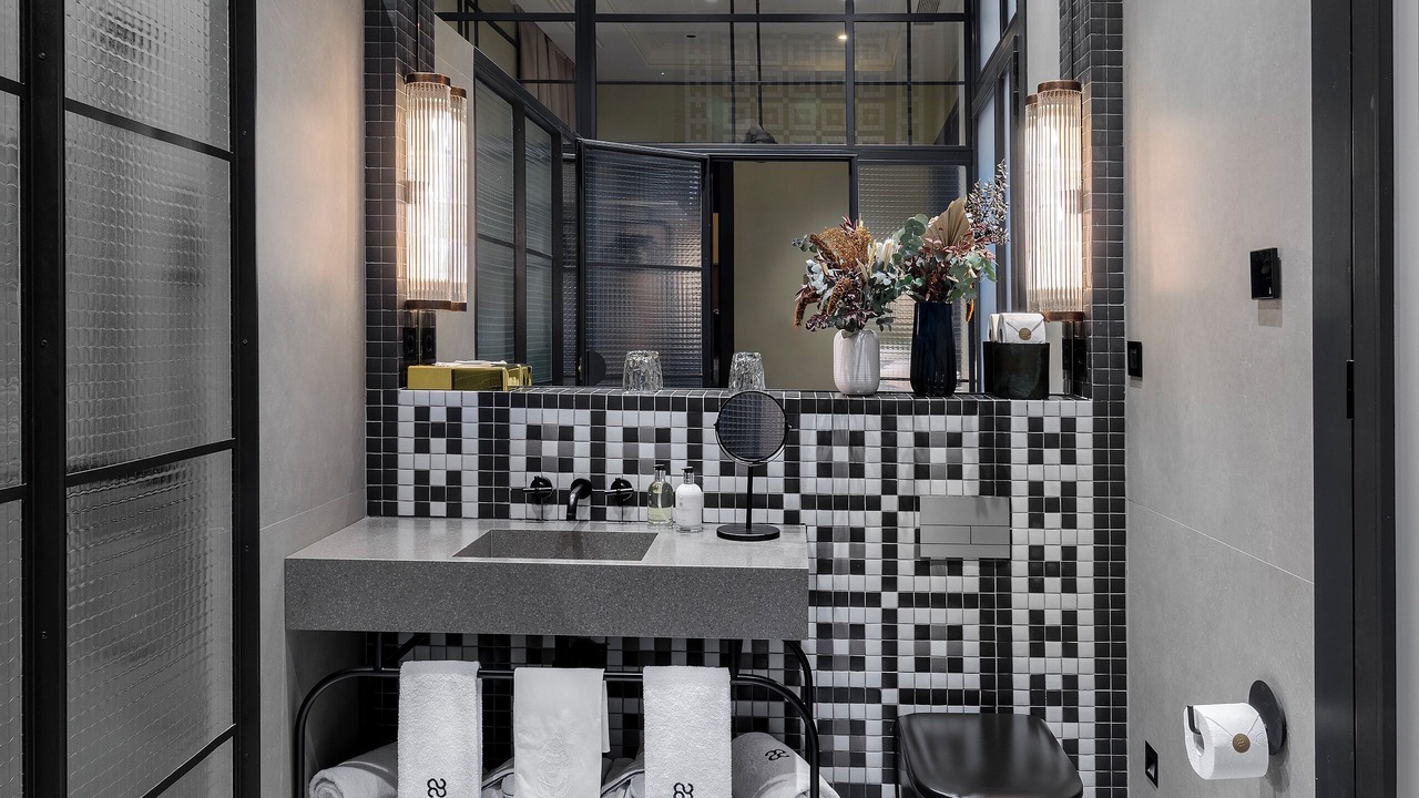 Photo of Bathroom in Literary Quarter