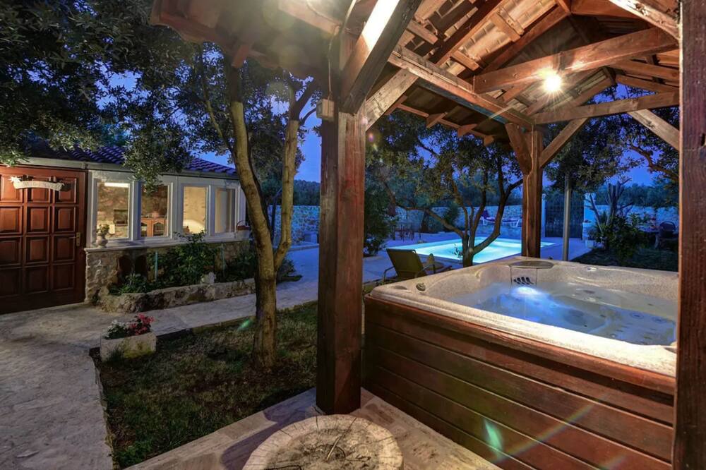 Photo of Outdoor in Banj