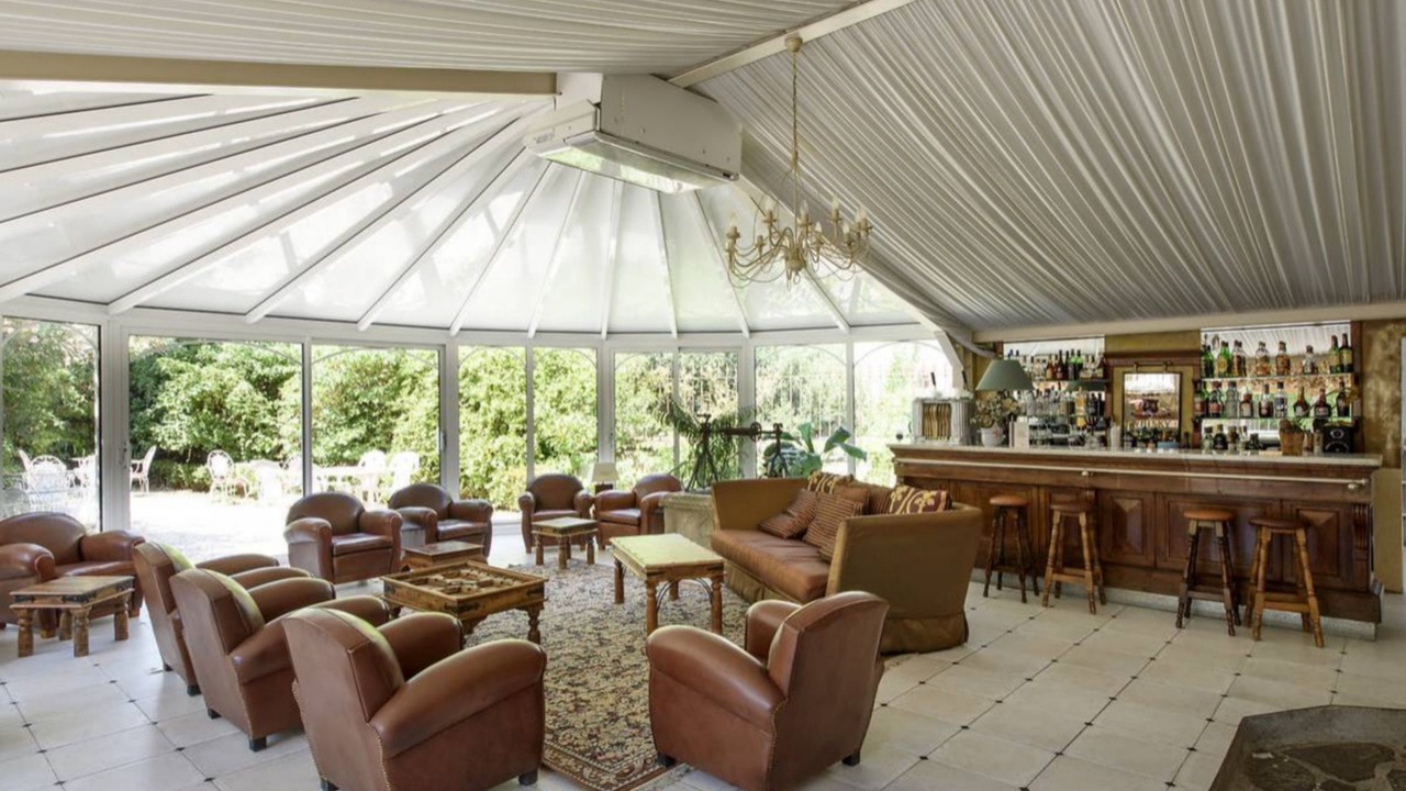 Photo of Others in Floure