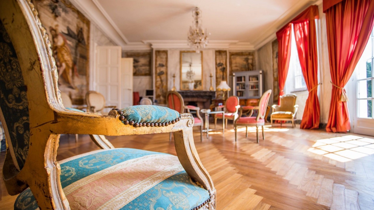 Photo of Others in Floure