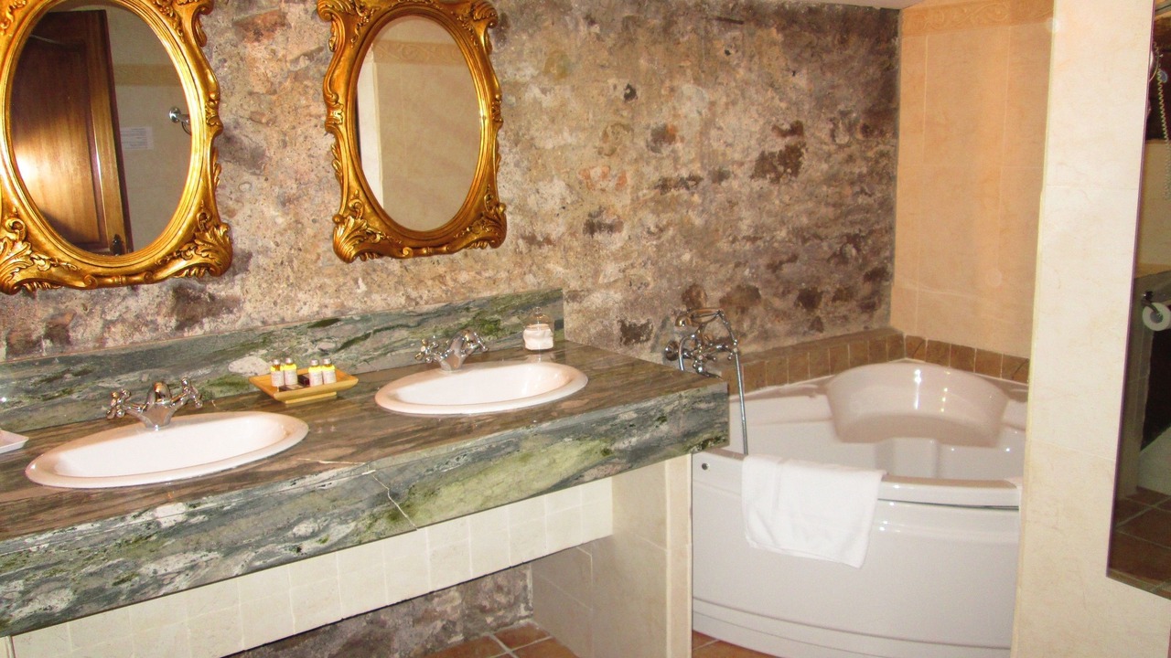 Photo of Bathroom in Floure