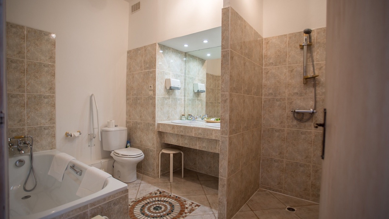 Photo of Bathroom in Floure