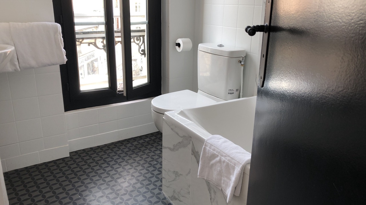 Photo of Bathroom in Centre