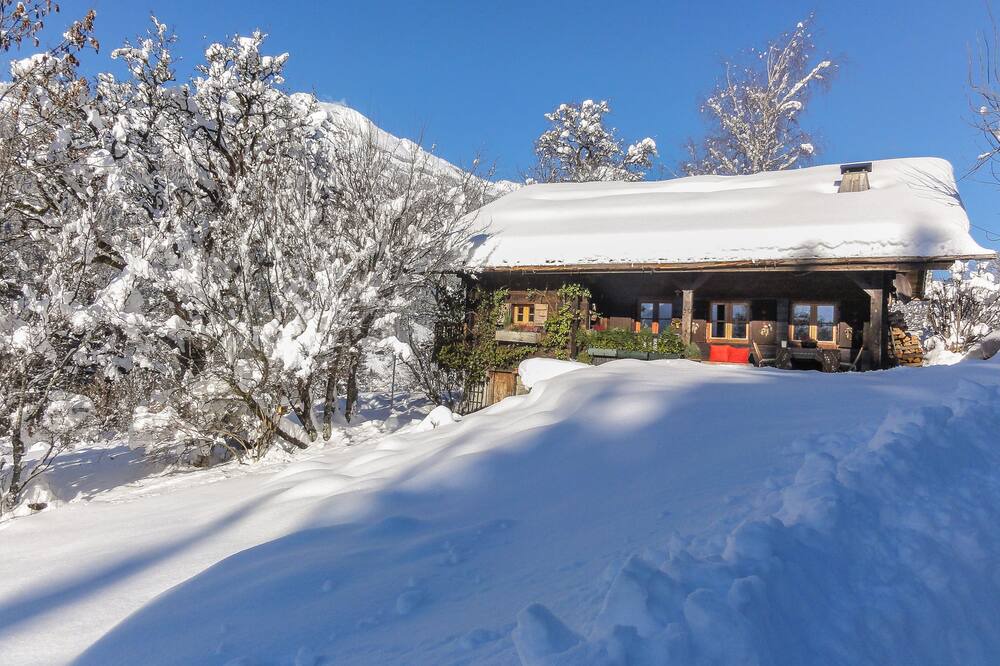 Photo of Outdoor in Thones