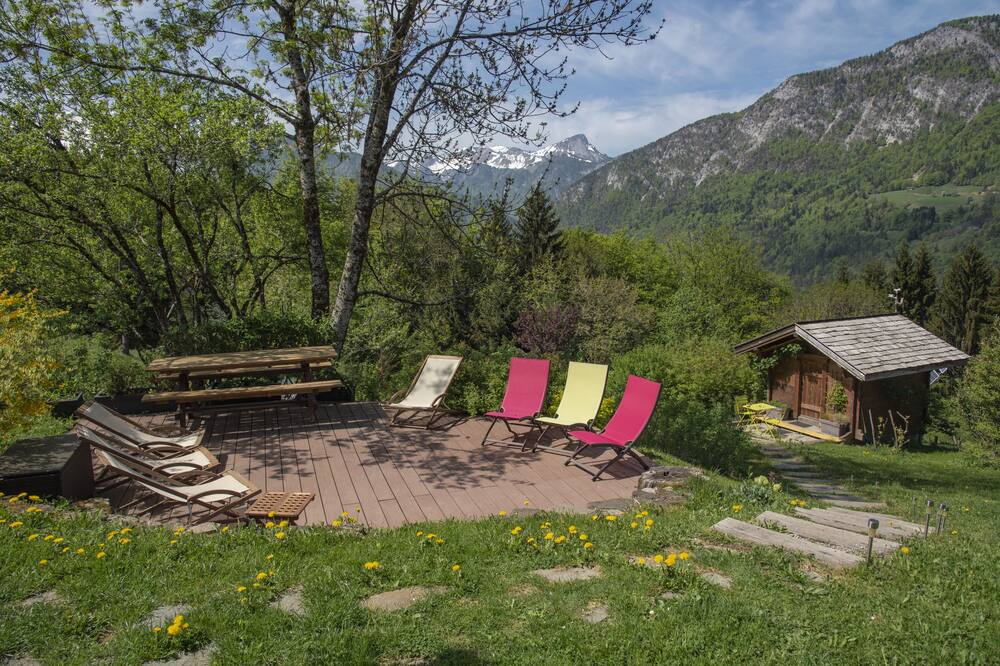 Photo of Others in Thones