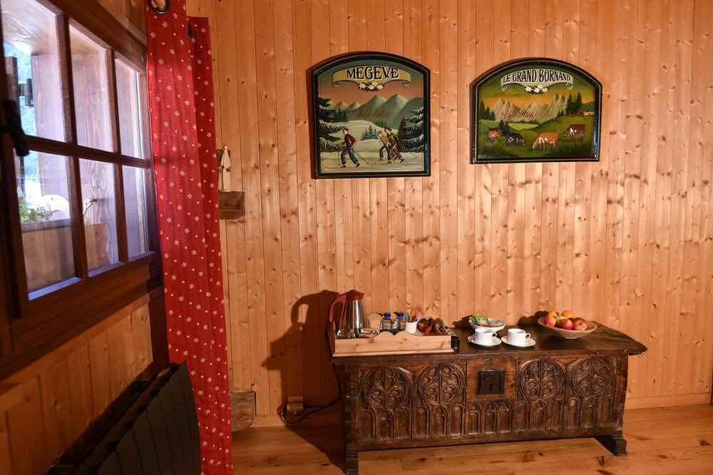 Photo of Bedroom in Thones