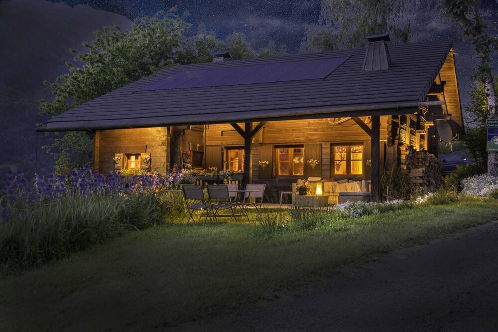 Photo of Outdoor in Thones